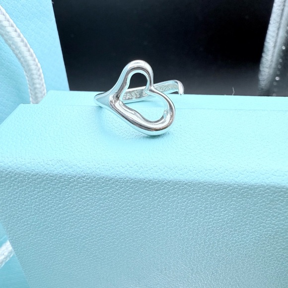 Vintage Tiffany & Co. Elsa Peretti Open Heart Ring Sterling Silver Size 7.75 - Picture 7 of 8